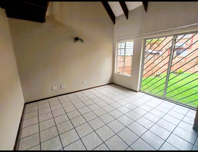 2 BEDROOM TOWNHOUSE FOR SALE IN CELTISDAL